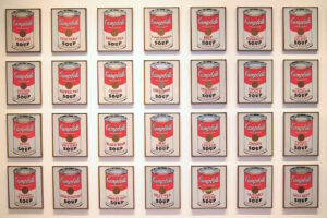 Andy Warhol - Campbell’s Soup Cans: 32 verschiedene Suppendosen als Raster-Installation