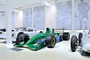 Automuseum PROTOTYP - Hamburg - Jordan 191: Der grüne Formel-1-Rennwagen von Michael Schumacher in der Ausstellung