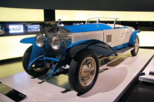 BMW Museum - München - Rolls Royce 10EX Phantom I: Das luxuriöse Fahrzeug Phantom I in Blau-Weiß