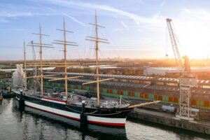 Deutsches Hafenmuseum - Hamburg - Viermastbark PEKING: Ein restaurierter Flying P-Liner von 1911 im Hansahafen