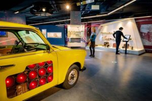 Deutsches Spionagemuseum - Berlin - Observation-Trabi mit Abhörtechnik