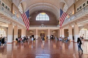Ellis Island National Museum of Immigration - New York City - Great Hall, historischer Registriersaal für Millionen Einwanderer.