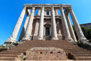 Forum Romanum - Rom - Tempel des Antoninus und der Faustina