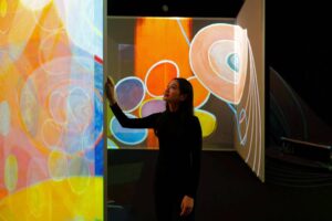 Frameless - London - The Art of Abstraction: Immersive Projektion der spirituellen abstrakten Kunst von Hilma af Klint