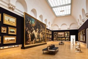 Hamburger Kunsthalle - Hamburg - Makart Saal mit Hans Makarts Gemälde'Der Einzug Karls V. in Antwerpen' und Skulpturen