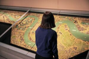 London Museum Docklands - Ausstellung: Exponate zum Zweiten Weltkrieg und der Zerstörung der Docks