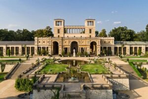Orangerieschloss – Palast mit Terrassenblick über den Park Sanssouci
