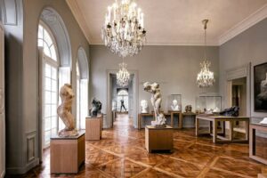 Rodin Museum - Paris - Skulpturen und Büsten von Auguste Rodin im historischen Hôtel Biron.