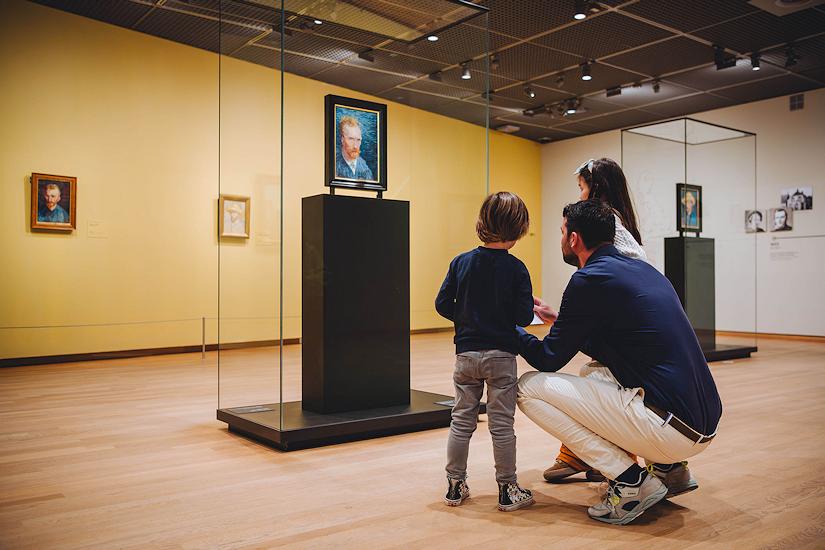Van Gogh Museum - Amsterdam - Ausstellung mit Van Goghs Selbstporträt