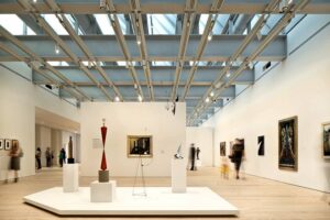 Whitney Museum of American Art - New York City - Galerie mit Skulpturen und Gemälden